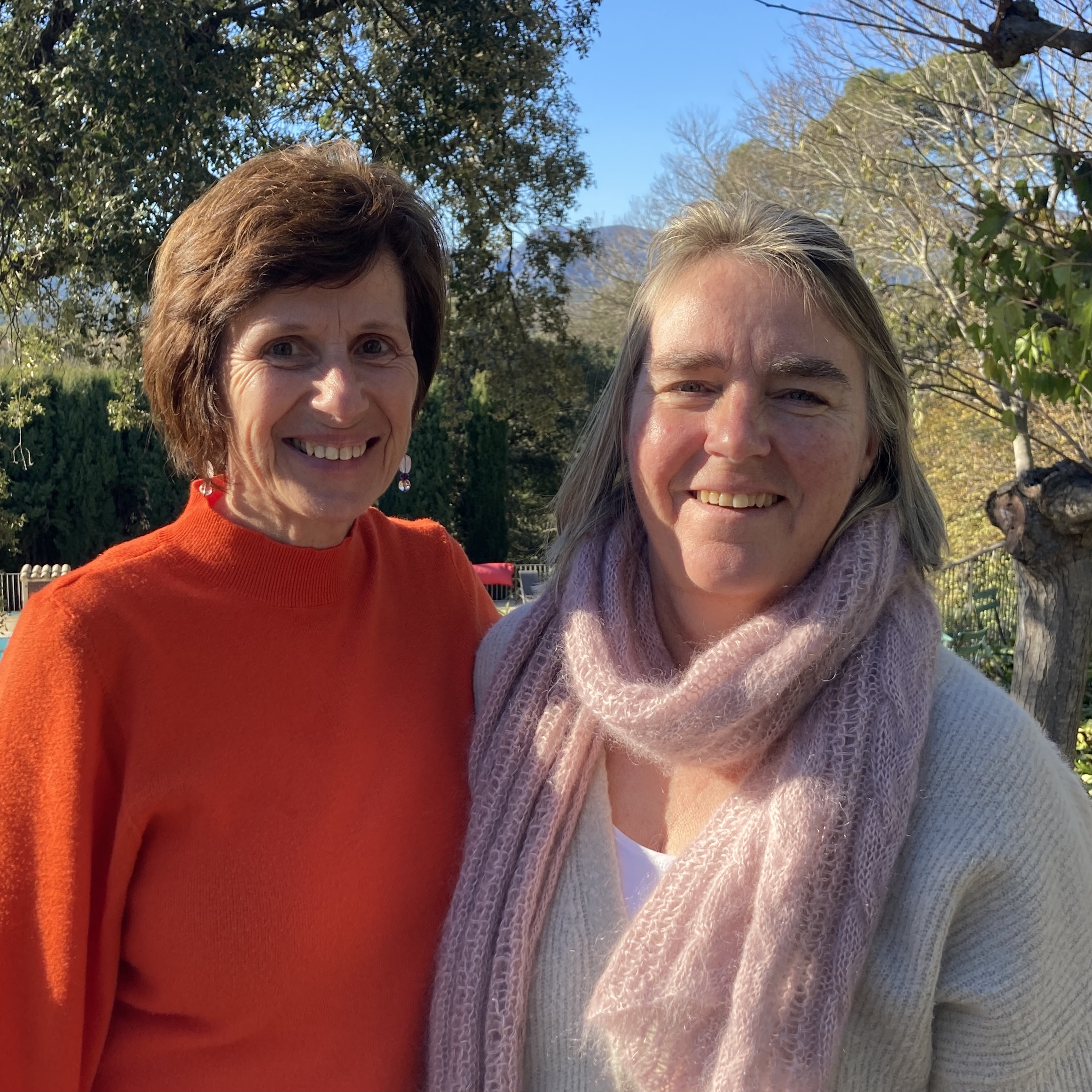 afbeeldig van Elly Jans (links) & Goedele Van den Eynde (rechts). De twee begeleiders van dit weekend.